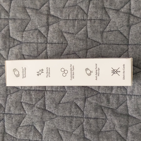 Smart Facial Cleansing Device - Picture 3 of 6